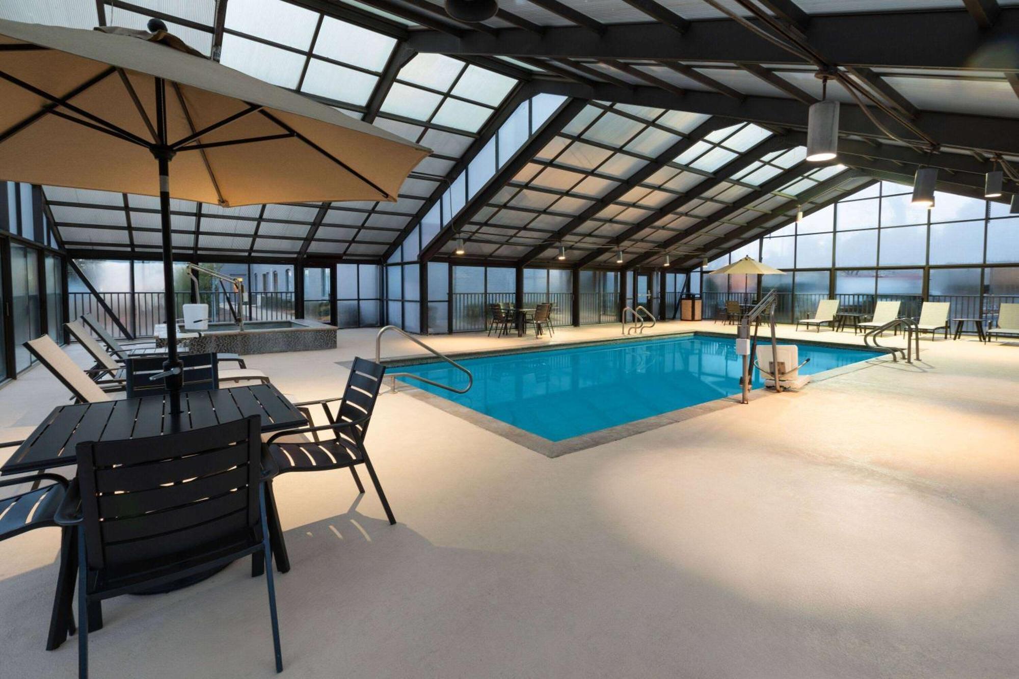 La Quinta Inn & Suites By Wyndham Meridian Eksteriør bilde