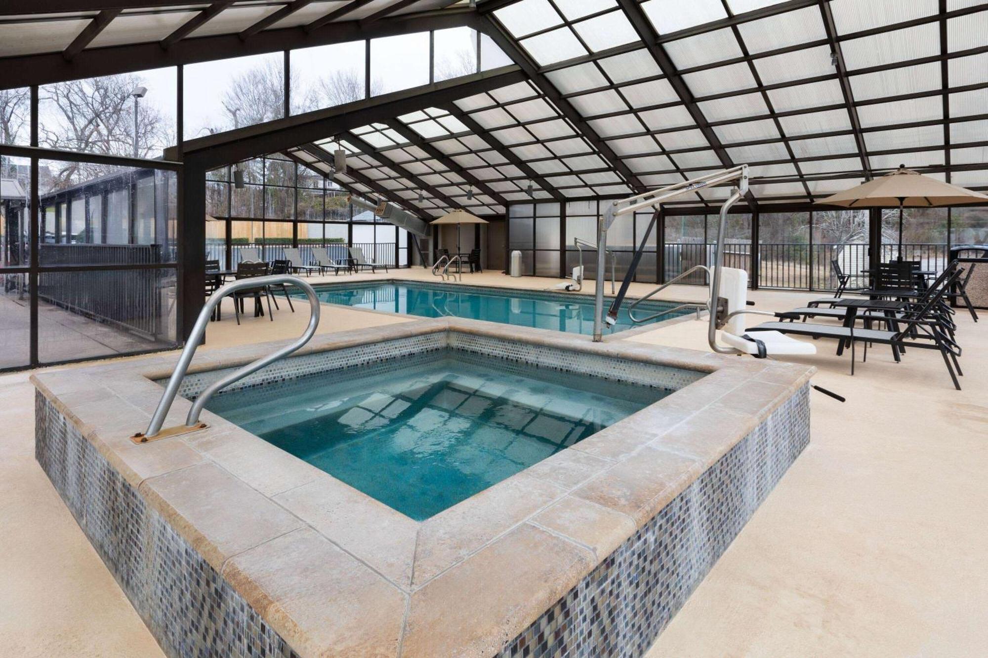 La Quinta Inn & Suites By Wyndham Meridian Eksteriør bilde