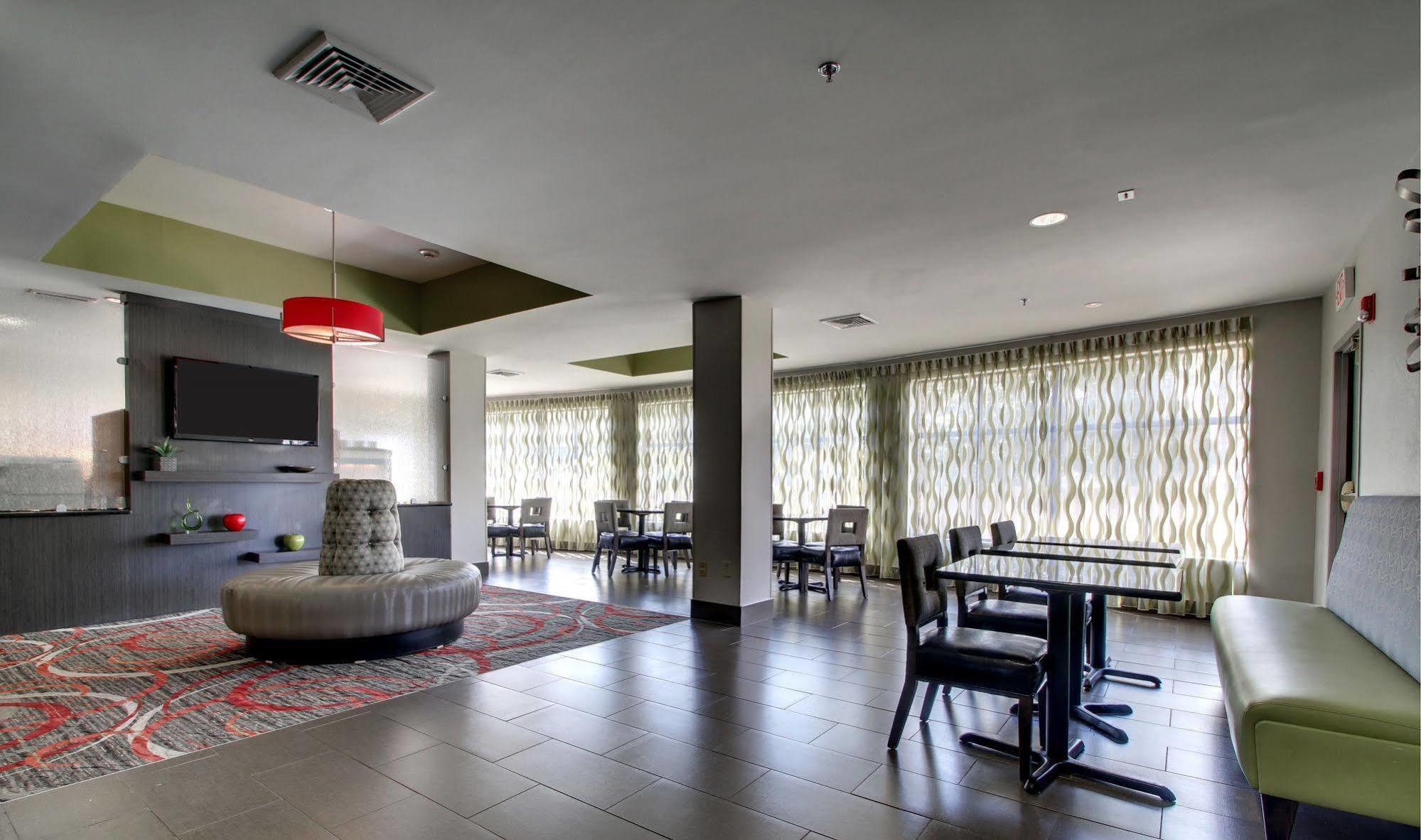 La Quinta Inn & Suites By Wyndham Meridian Eksteriør bilde