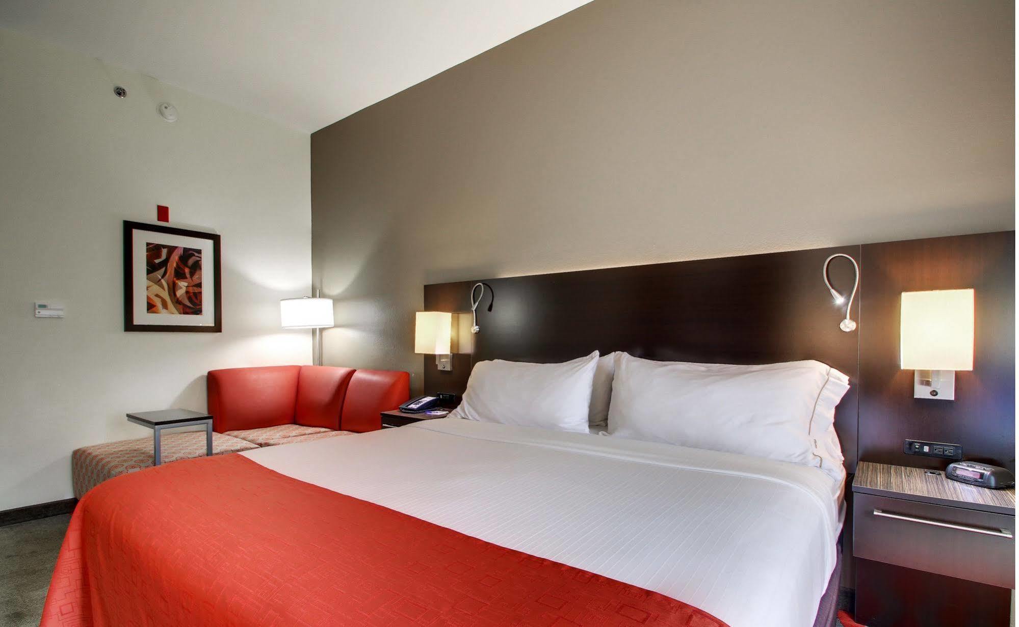La Quinta Inn & Suites By Wyndham Meridian Eksteriør bilde