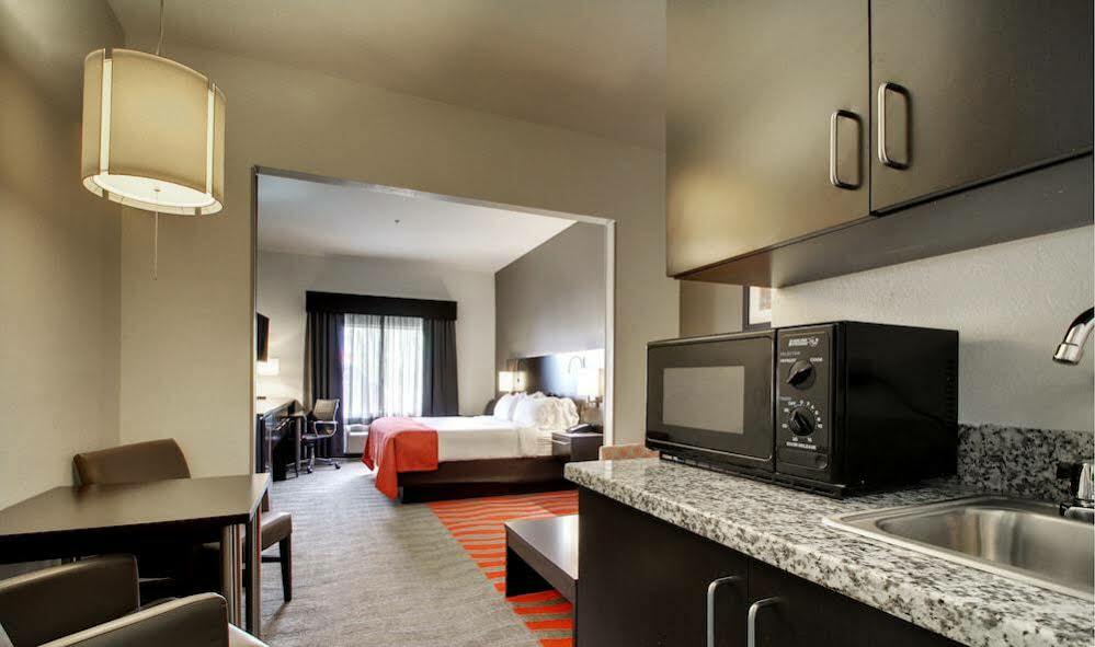 La Quinta Inn & Suites By Wyndham Meridian Eksteriør bilde